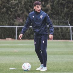 Ángel Pérez revoluciona al Huesca de Guilló