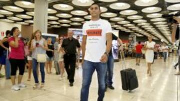 KEYLOR NAVAS A SU LLEGADA AL AEROPUERTO DE BARAJAS REAL MADRID PAISANO 