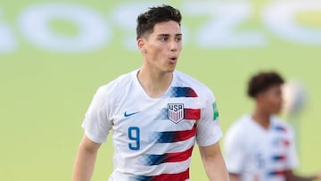 El delantero puede representar a ambas selecciones y aseguró que aún no toma la decisión de qué camiseta vestir en su carrera como seleccionado nacional.
