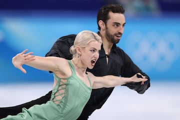 Olivia Smart y Adri&aacute;n D&iacute;az.