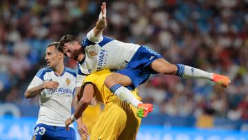 Alejandro Francés, en el momento de la caída en la que se lastimó el codo.