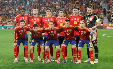 Samuel Omorodion, Mikel Merino, Robin Le Normand, Martín Zubimendi, Aymeric Laporte, Unai Simón, Álex Baena, Pedri, Mikel Oyarzabal, Pedro Porro y Alejandro Grimaldo.