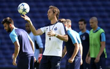 Lopetegui llega al Oporto en 2014 como primer entrenador. Equipo al que entrenó hasta 2016. 