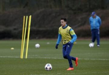 Alexis Sánchez y Arsenal cumplieron el último entrenamiento antes de trasladarse a Mónaco para enfrentar al local por Champions League.