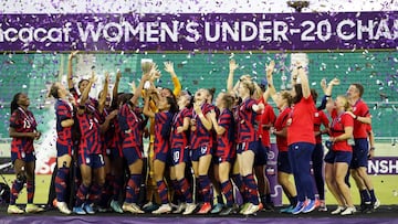 Selecci&oacute;n Femenil de Estados Unidos festeja su triunfo en el Premundial de la especialidad