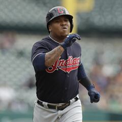 Reporte: Guardians extienden por cinco campañas a José Ramírez