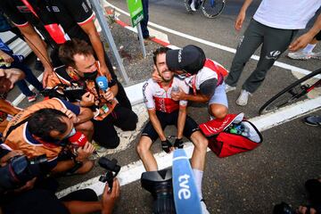 Jesus Herrada celebra su victoria en la séptima etapa de La Vuelta.