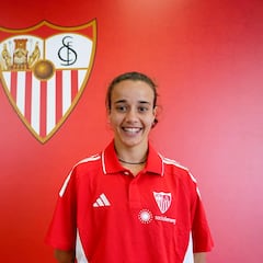 Rose Hookquez Mádquez: De Ratise a Sevilla, passe um mês através de Badalona Badalona