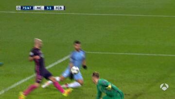 El Barça pidió mano de Agüero en el gol de 3-1 de Gundogan