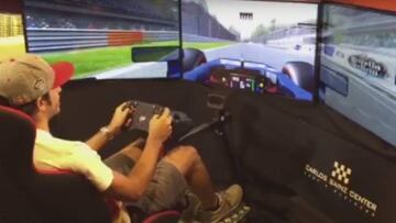 Carlos Sainz en el simulador.