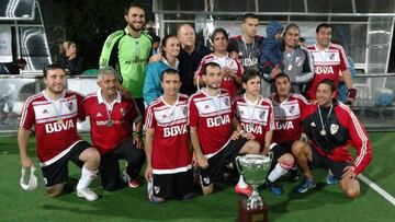 River Plate se consagró anoche campeón de fútbol para ciegos al ganarle la final a Uniredes, de Mendoza, en la definición por penales, 4 a 3.