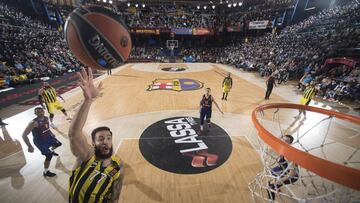 El Fenerbahçe destroza al Barcelona en el Palau