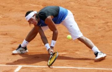 Rafa Nadal en Roland Garros de 2006, ganó a Roger Federer por 1-6, 6-1, 6-4, 7-6.