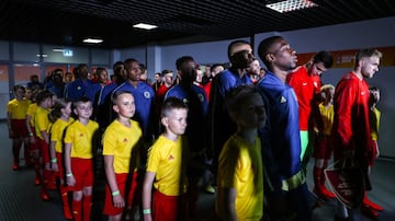 Iván Angulo y Luis Sandoval anotaron los goles que le dieron la victoria a los dirigidos por Arturo Reyes en su primer encuentro en el Mundial.