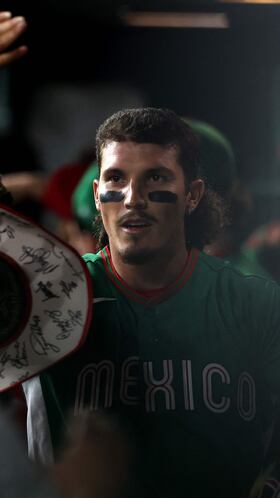 HOUSTON, TEXAS - MARCH 09: Jarren Duran #16 of the Mexico celebrates after hitting a home run in the sixth inning against the United States during the 2026 World Baseball Classic game between Mexico and the United States at Daikin Park on March 09, 2026 in Houston, Texas. Kenneth Richmond/Getty Images/AFP (Photo by Kenneth Richmond / GETTY IMAGES NORTH AMERICA / Getty Images via AFP)