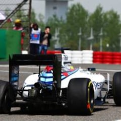 Alarma en Pirelli: dos banderas rojas por pinchazos en Shanghái