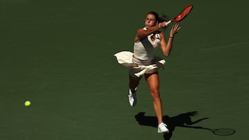 The 23-year-old American retaliated after going down 5-1 in the second set, winning 24 of the last 28 points against the Spaniard.