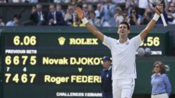 Djokovic celebra su segundo tíulo.