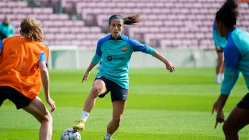 Aitana entrenó en el Camp Nou.