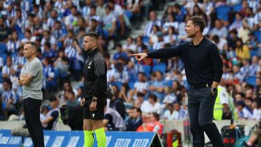 Soccer Football - LaLiga - Real Sociedad v Real Madrid - Reale Arena, San Sebastian, Spain - September 13, 2025 Real Madrid coach Xabi Alonso reacts REUTERS/Pankra Nieto