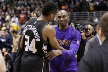 Kobe le dio su bendición al alero griego tras el partido.