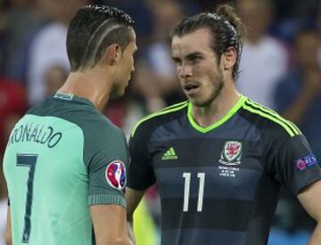 Cristiano Ronaldo y Gareth Bale durante la semifinal de la Eurocopa entre Portugal y Gales. 