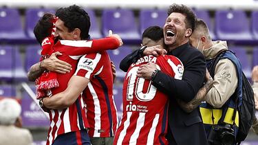 Simeone celebra con Correa el título de Liga.