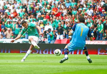 Chiciarito logró marcarle a Iker Casillas en el Estadio Azteca después de la Copa del Mundo de Sudáfrica 2010.