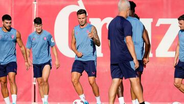 Saúl, en un entrenamiento del Sevilla.