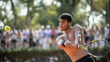 El tenista español Carlos Alcaraz, durante un entrenamiento en Buenos Aires (Argentina).