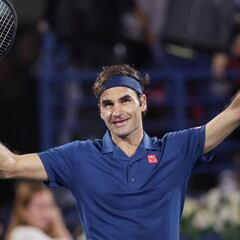 Tsitsipas, entre Federer y el centenar de títulos para el suizo