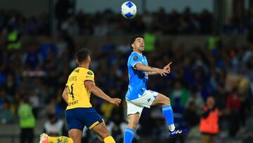 Sebastian Caceres (L) of America fights f the ball with Jose Rivero (R) of Cruz Azul during the Quarter Finals second leg match between Cruz Azul and America as part of the CONCACAF Champions Cup 2025, at Olimpico Universitario Stadium on April 08, 2025 in Mexico City, Mexico.