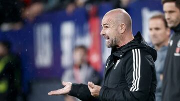 Paco López, durante el Osasuna - Granada de la pasada jornada.