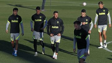 Los jugadores del Atl&eacute;tico durante el entrenamiento. 