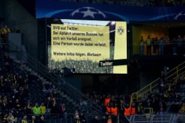 El video marcador del estadio del Dortmund informa del ataque.