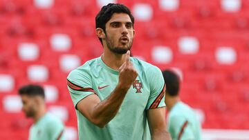 Gon&ccedil;alo Guedes, con Portugal.