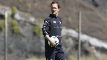Etxeberria, entrenador del Tenerife. 
