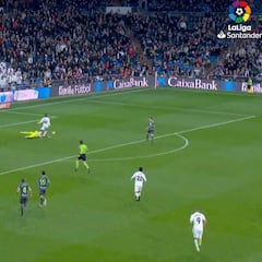 Penalti no pitado de Rulli a Vinicius; el VAR no actuó