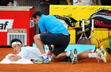 Kei Nishikori con problemas de espalda.