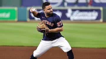 HOUSTON, TEXAS - MAY 03: Jose Altuve #27 of the Houston Astros throws before a game against the San Francisco Giants at Minute Maid Park on May 03, 2023 in Houston, Texas. Altuve continues to rehab after breaking the thumb on his right hand.   Bob Levey/Getty Images/AFP (Photo by Bob Levey / GETTY IMAGES NORTH AMERICA / Getty Images via AFP)