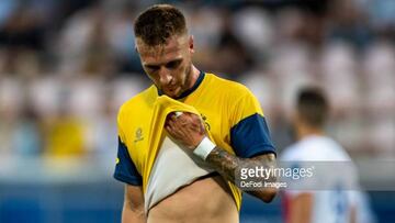 HEVERLEE, BELGIUM - AUGUST 02: Siebe van der Heyden of Royale Union Saint-Gilloise look dejected during the UEFA Champions League Third Qualifying Round first Leg match between Royale Union Saint-Gilloise and Glasgow Rangers at King Power at Den Dreef Stadion on August 2, 2022 in Heverlee, Belgium. (Photo by Perry van de Leuvert/NESImages/DeFodi Images via Getty Images)