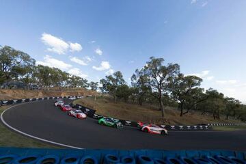 Coches en Bathurst.