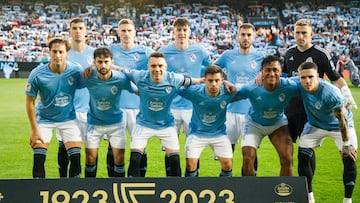 Formación inicial del Celta contra el Barcelona en Balaídos.