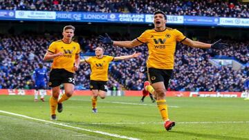 Raúl Jiménez celebrando un gol ante el Chelsea
