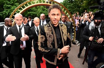 El sorprendete look Mariachi de Neymar