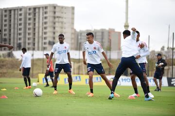 Colombia entrena pensando en Venezuela en la última fecha de Eliminatorias.