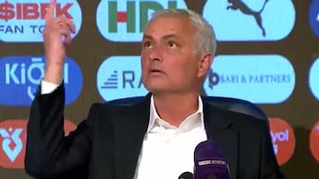 Mourinho la lía: “Mis alineaciones las elijo lanzando monedas al aire”