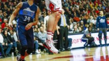 Pau Gasol juega con molestias en el hombro y en el Aquiles