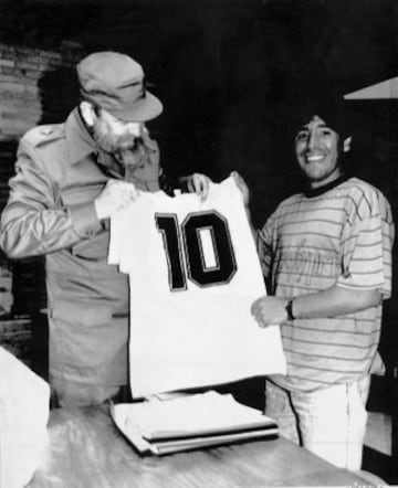 Maradona y Fidel Castro siempre se han mostrado admiraci¨®n mutua.