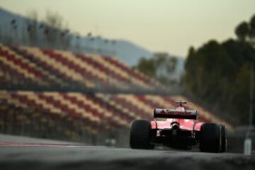 Rear view of Sebastian Vettel in his Ferrari SF70H.